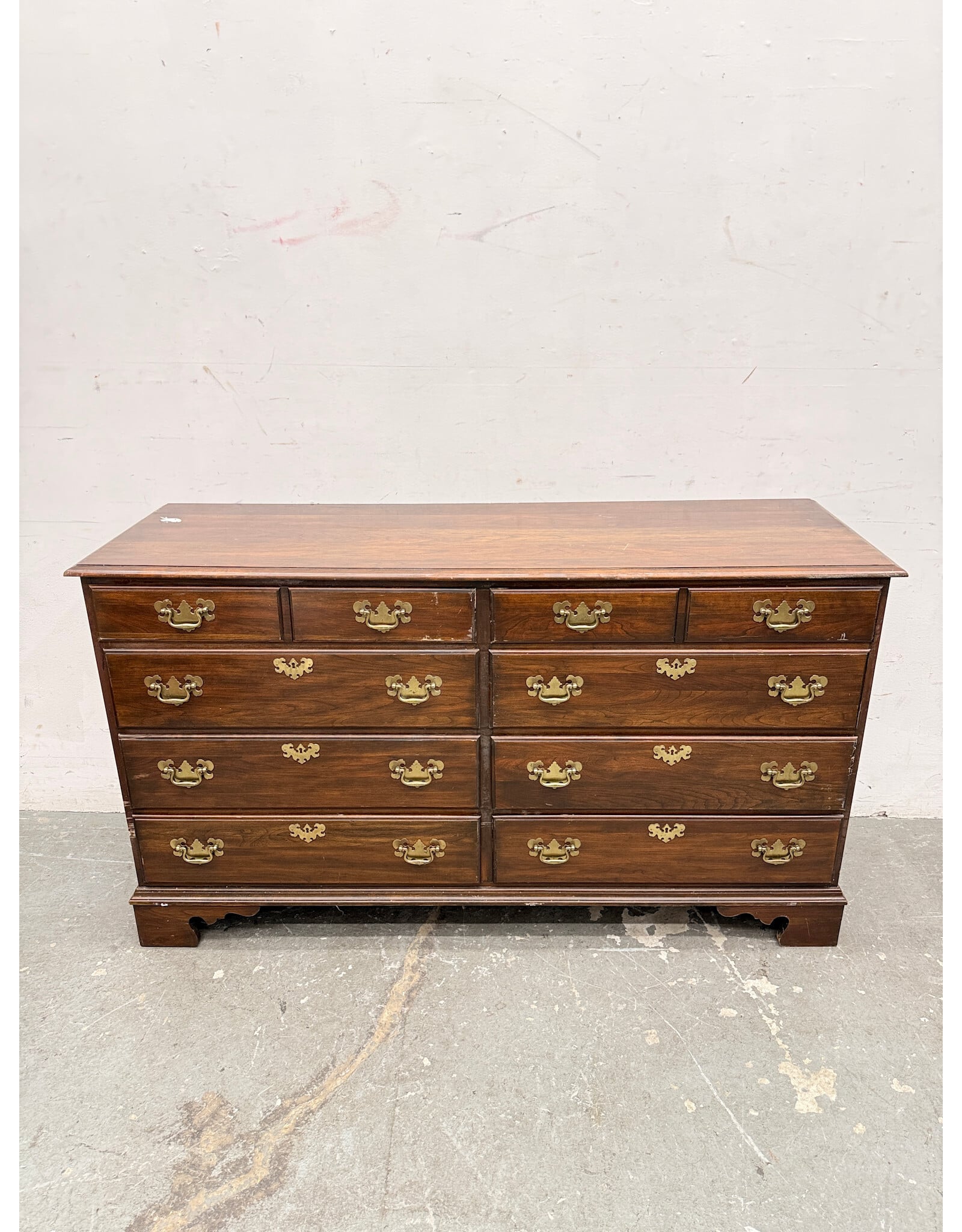 Chippendale 8-Drawer Wood Dresser