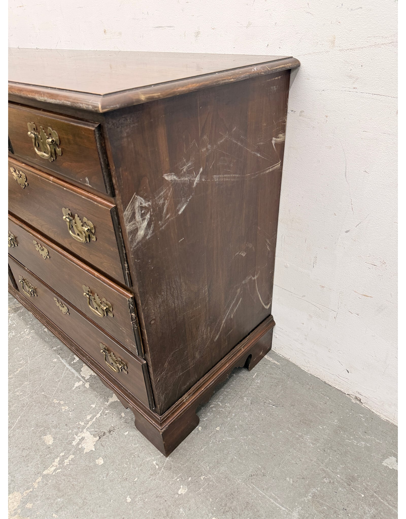 Chippendale 8-Drawer Wood Dresser