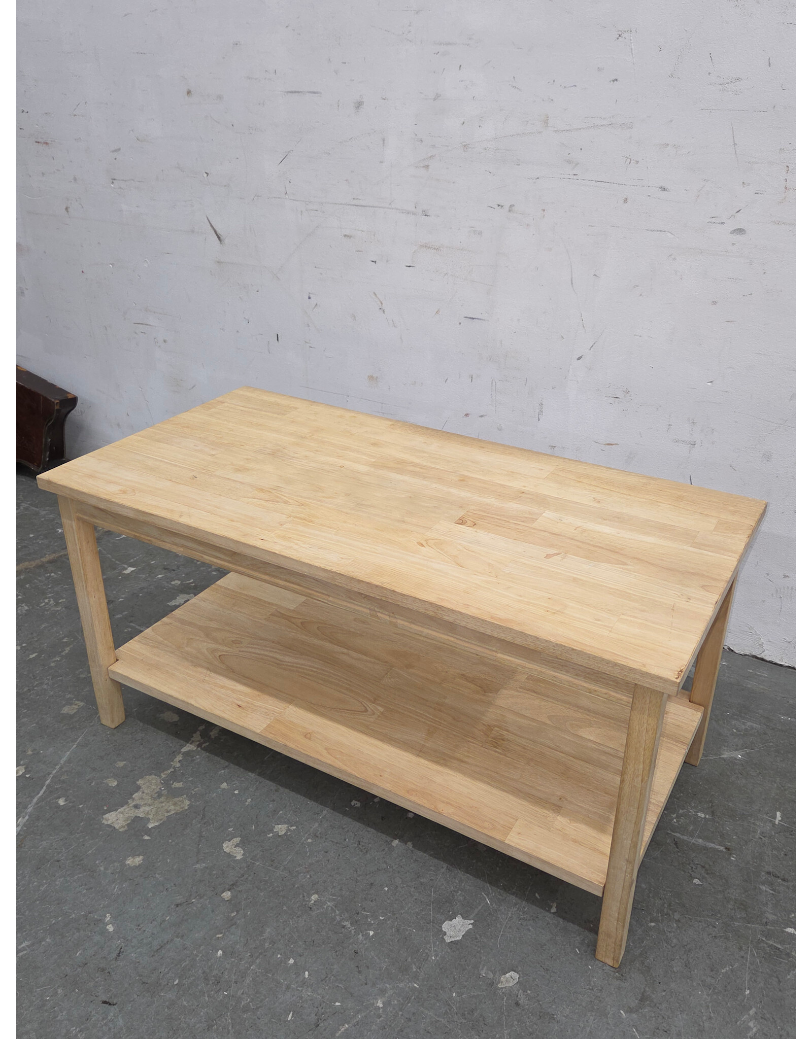 International Concepts Portman Coffee Table