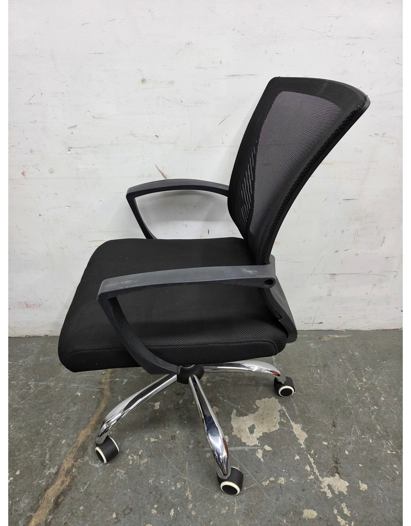 Jett Black Adjustable Office Chair