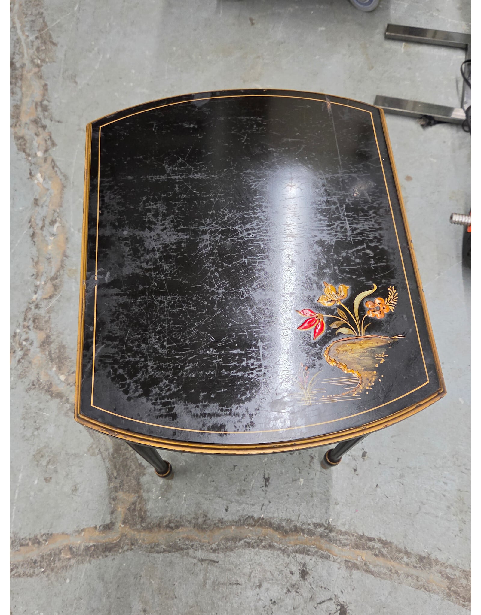 Vintage Chinoiserie Black Lacquer Side Table
