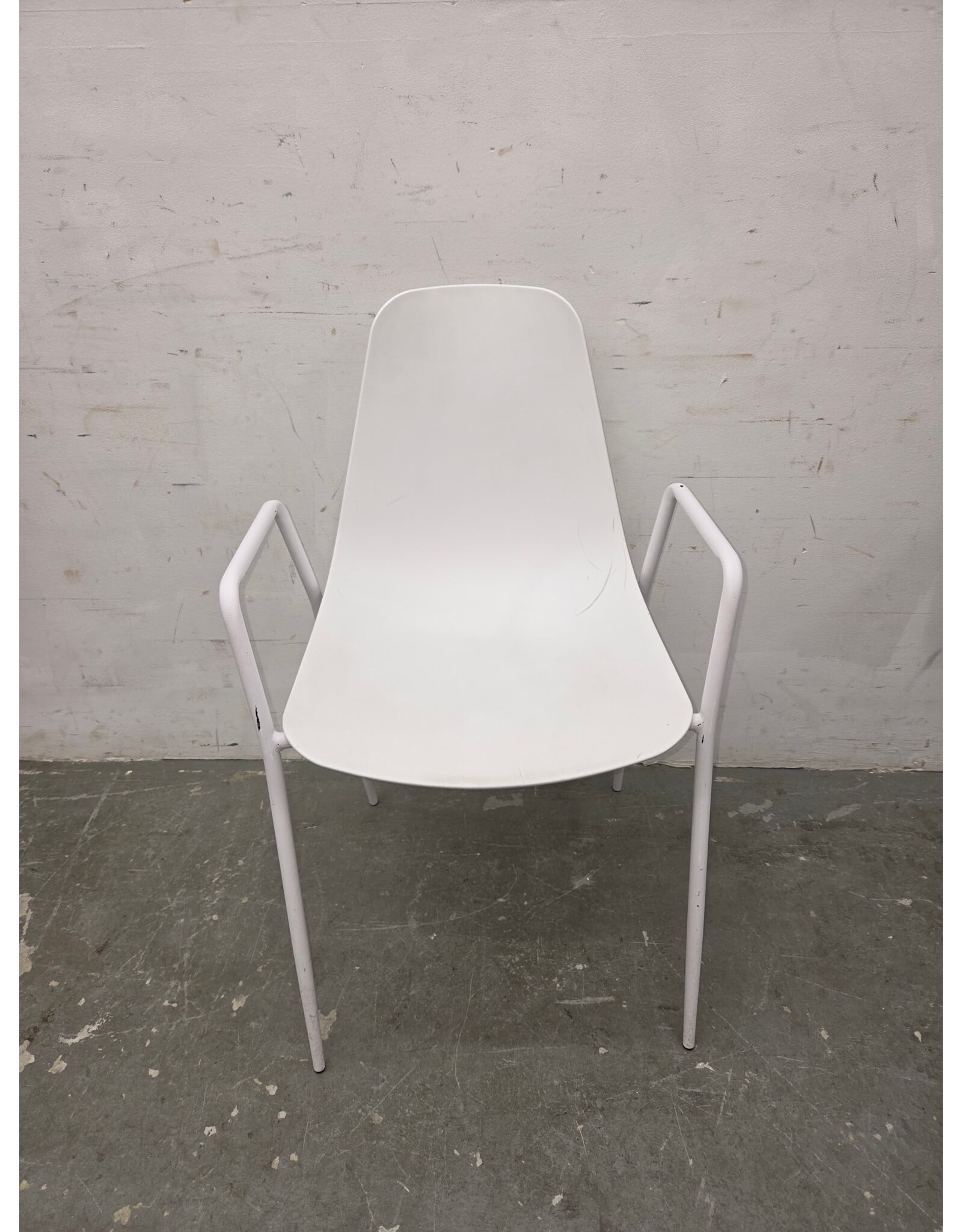 Article Svelti Dining Chair with Arms
