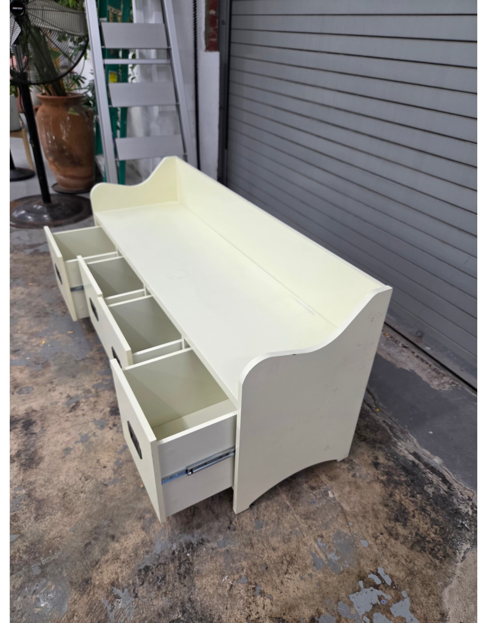 Boston Loft Furnishings Fletta Casual Antique White Storage Bench