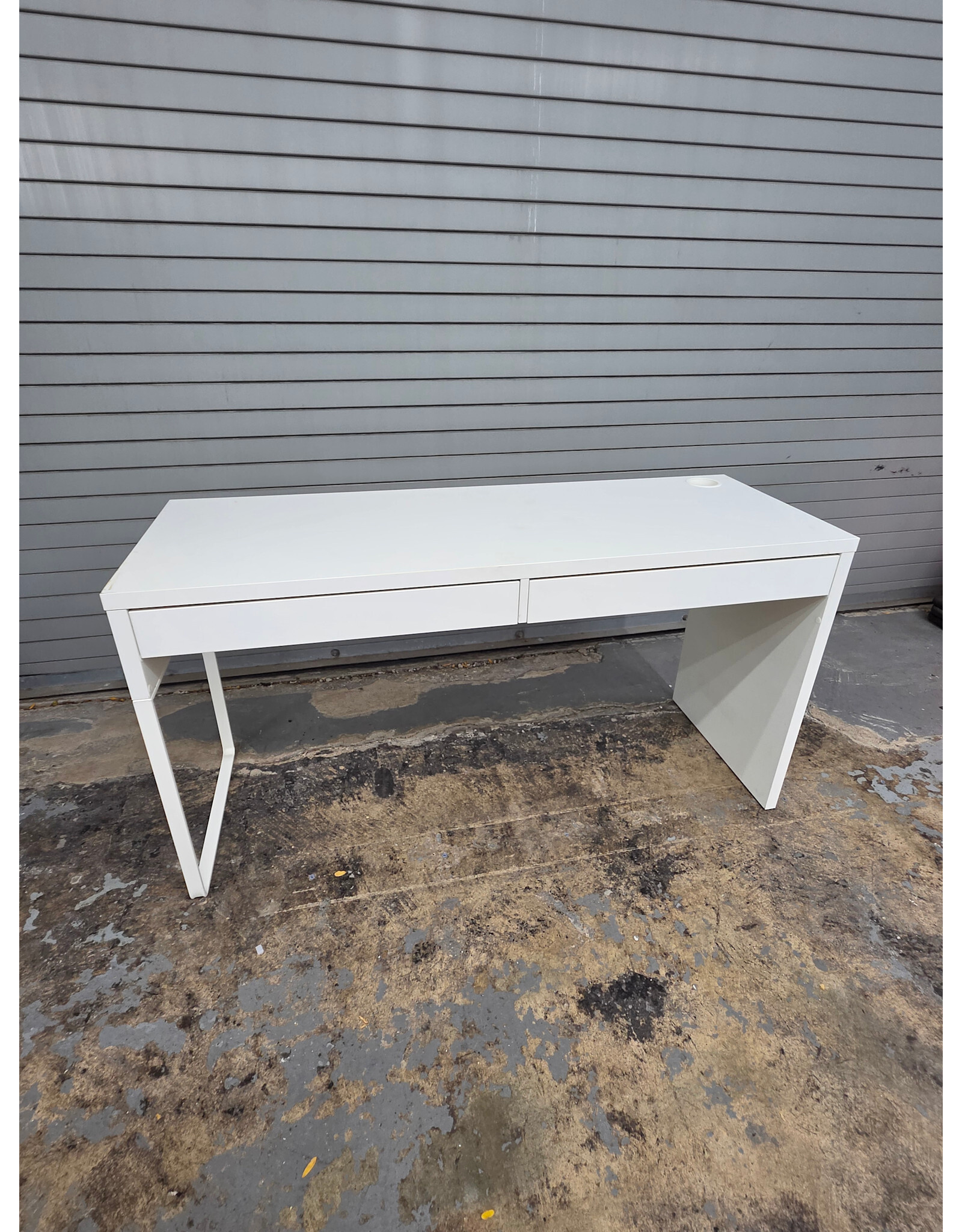 IKEA MICKE Desk