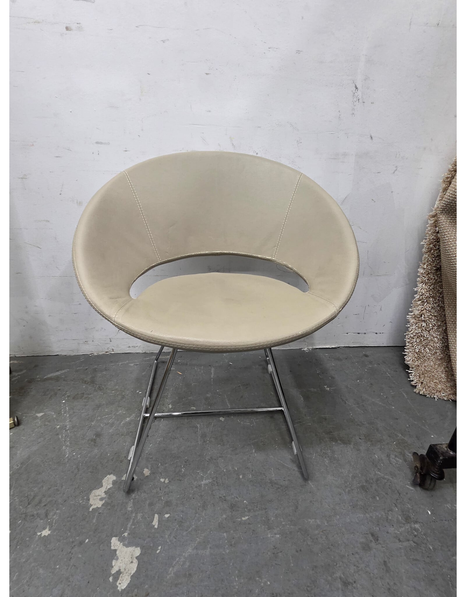 Crescent Wire Upholstered Solid Back Side Chair