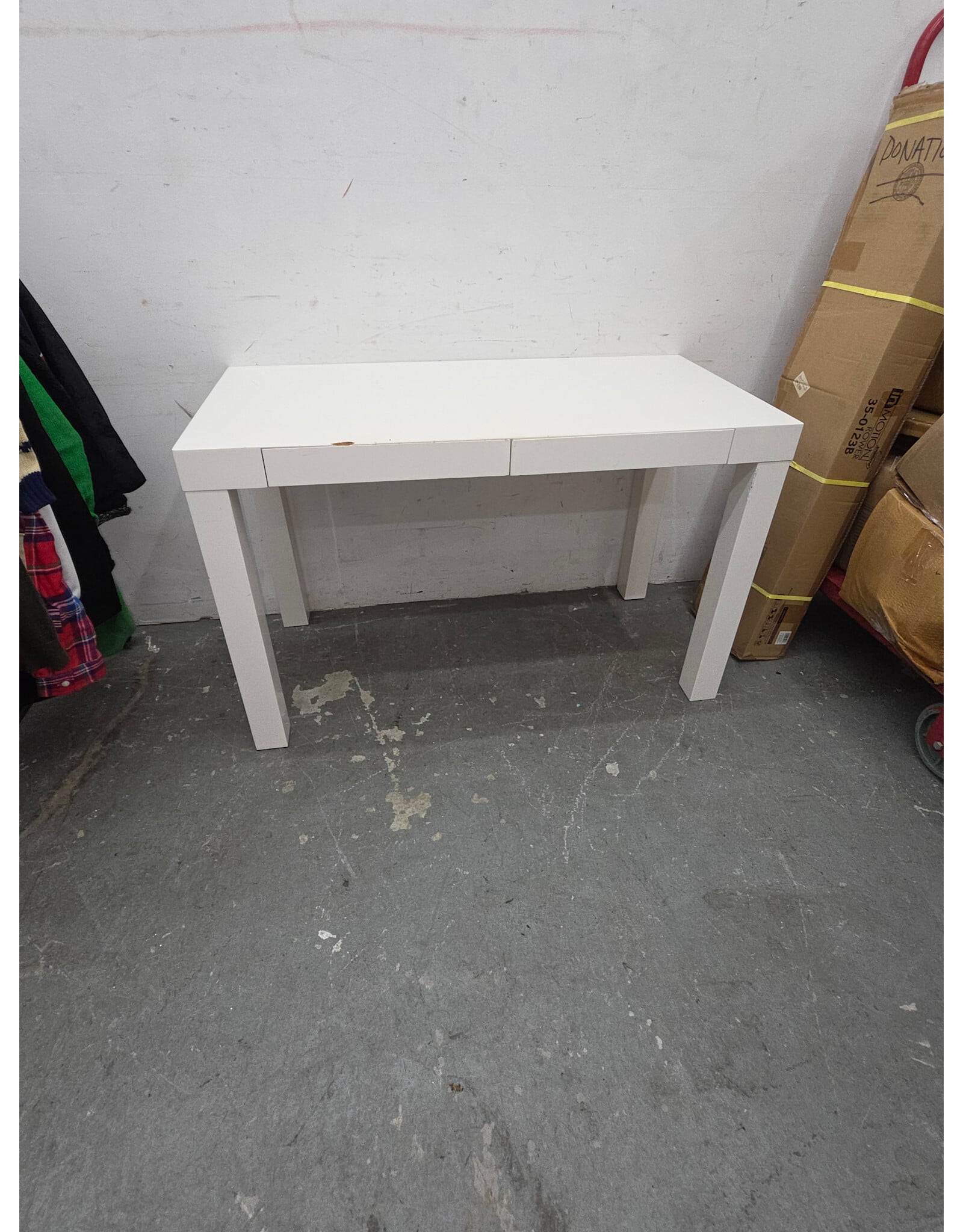 Modern White Lacquered Parsons-Style Desk with Two Flush-Closing Drawers
