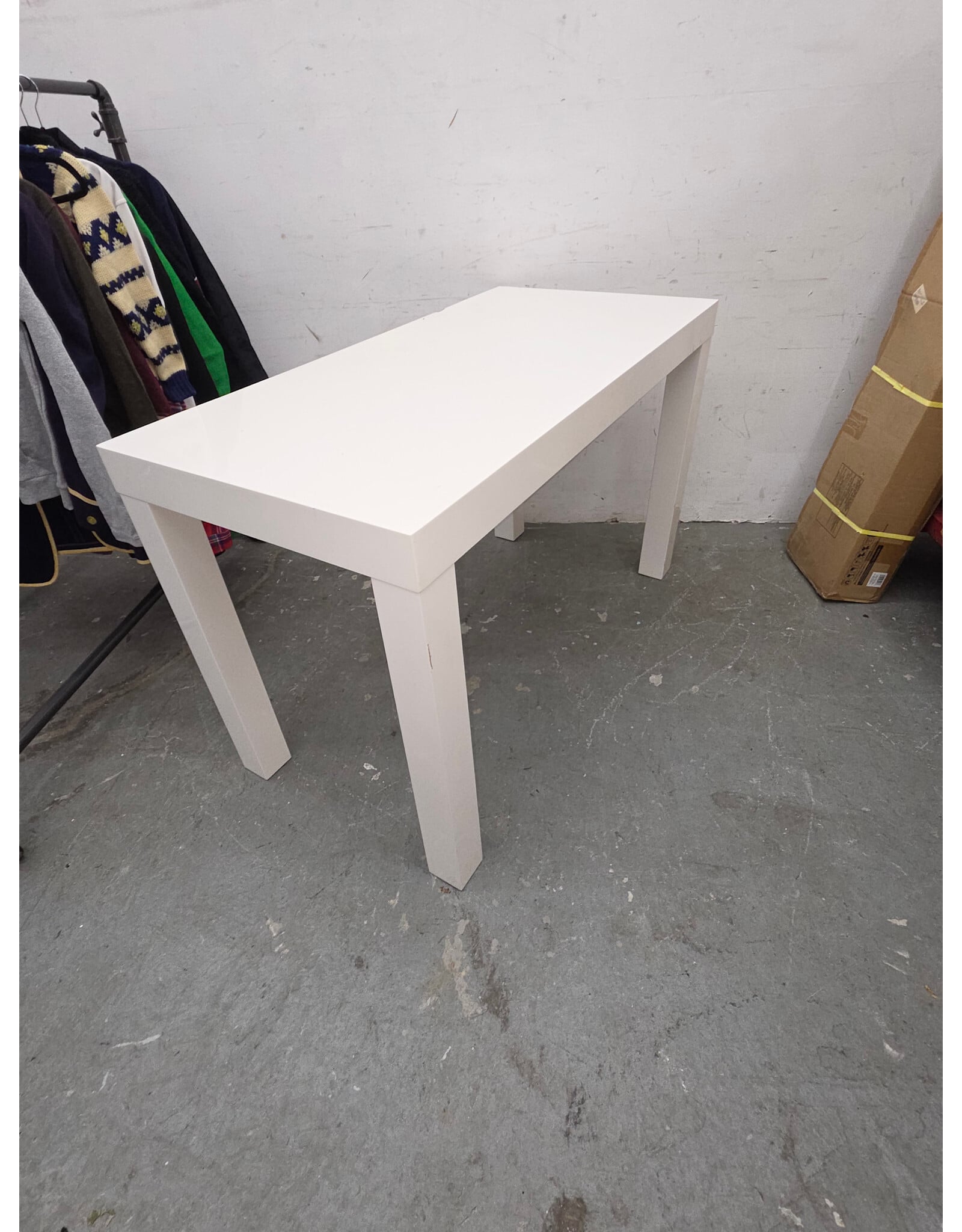 Modern White Lacquered Parsons-Style Desk with Two Flush-Closing Drawers