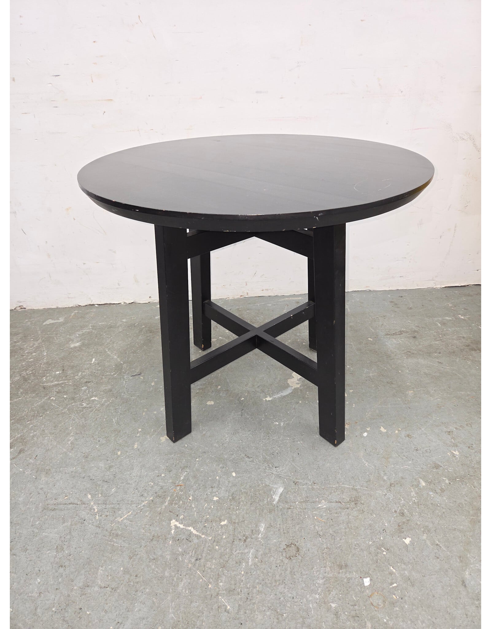 Black Round Farmhouse Dining Table