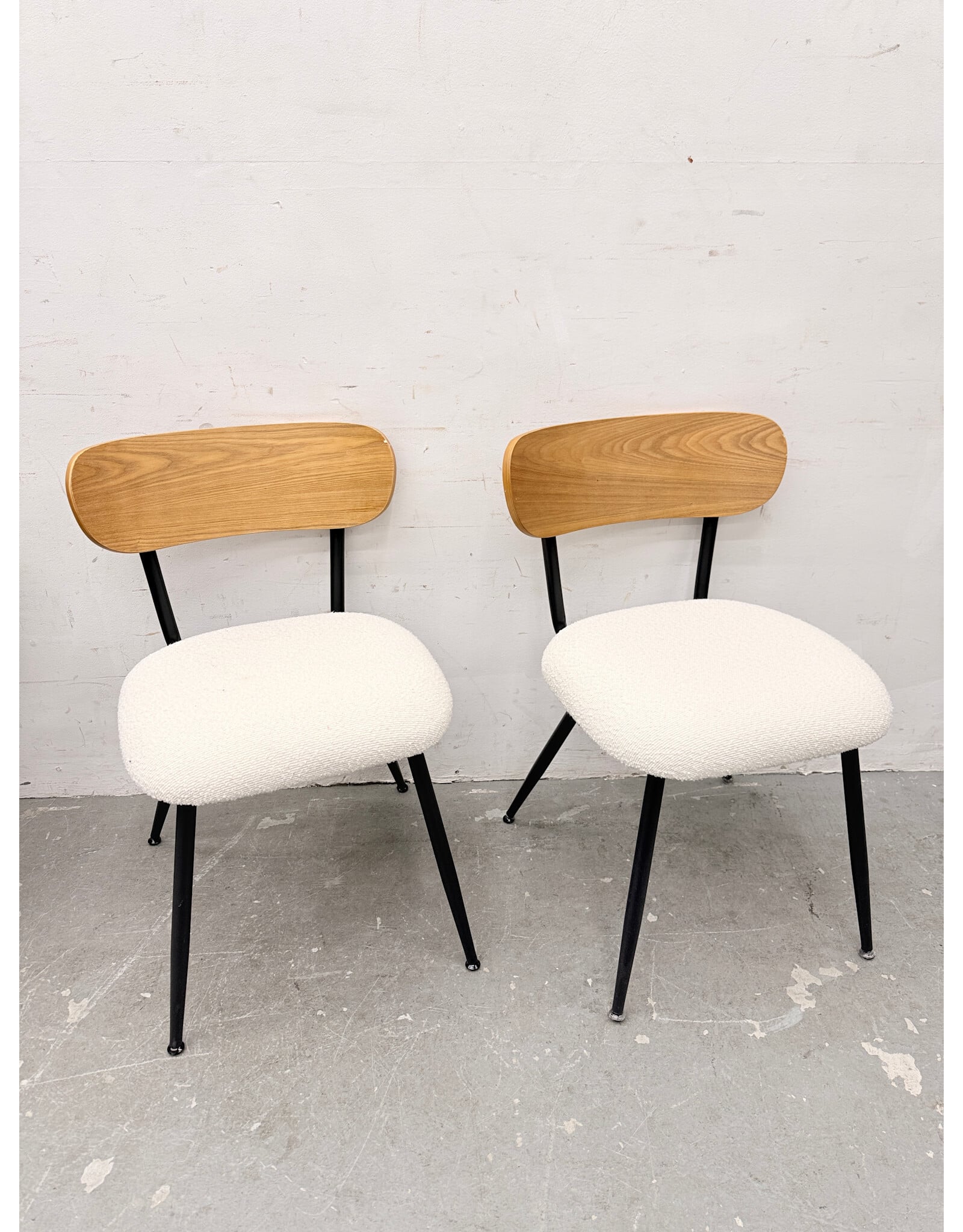 Modern Scandinavian-Style Dining Chair with Bouclé Seat