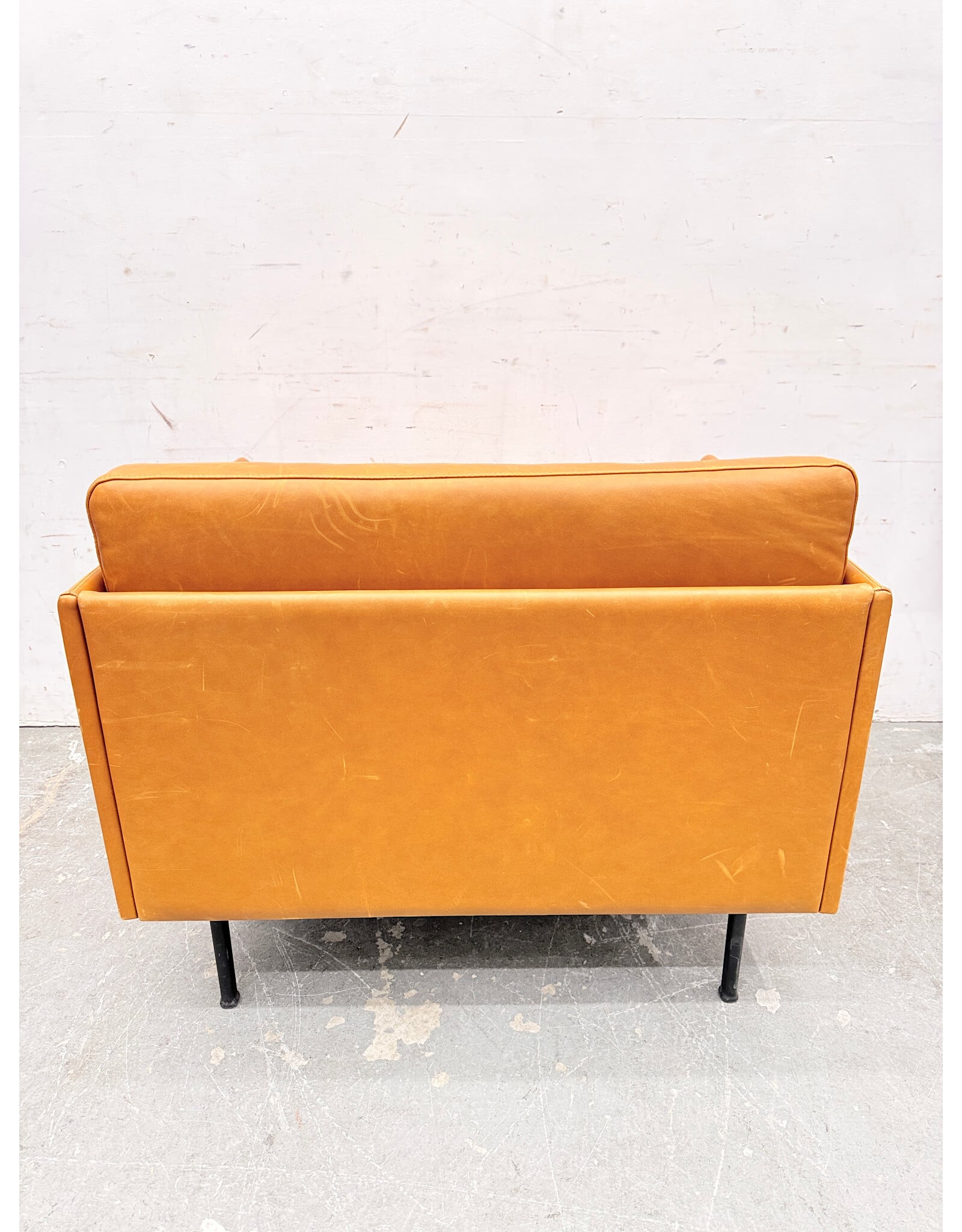 Modern Scandinavian-Style Muuto Outline Lounge Chair by Anderssen  & Voll in Cognac Leather