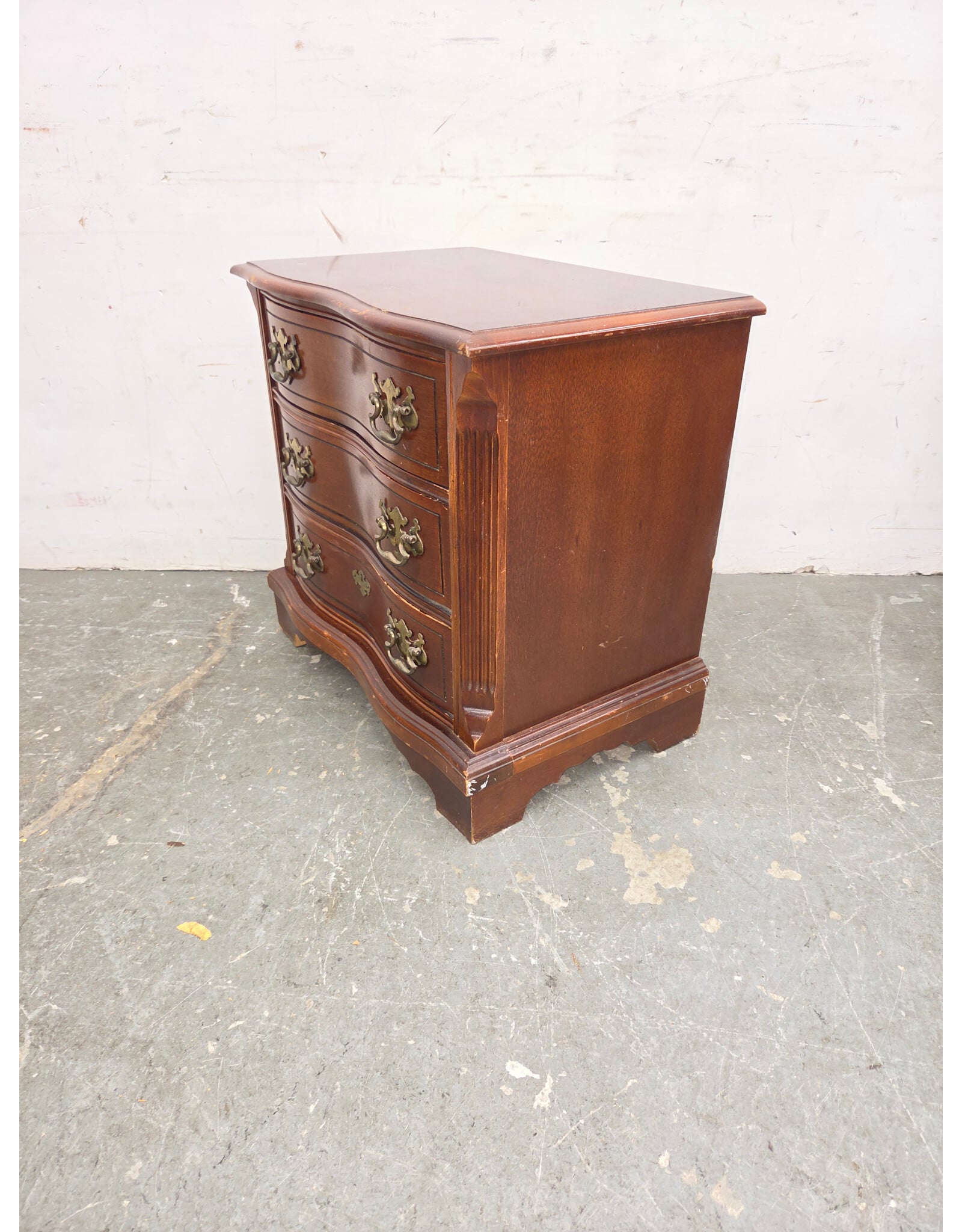 Henredon Salem Collection Solid Mahogany Three-Drawer Nightstand