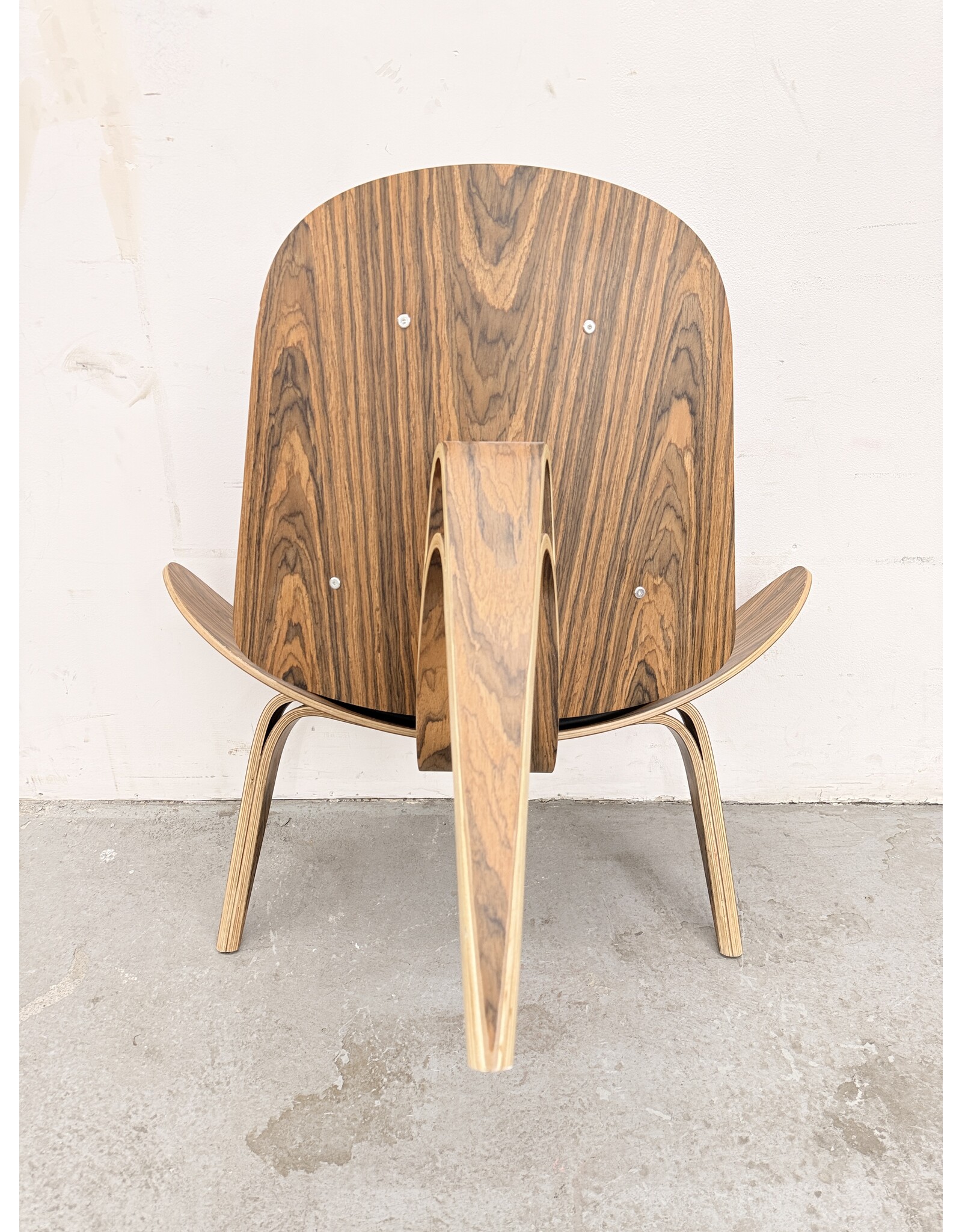 Mid-Century Modern Style Shell Lounge Chair by Hans J. Wegner