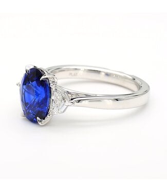 BLUE OVAL SAPPHIRE & WHITE DIAMOND RING