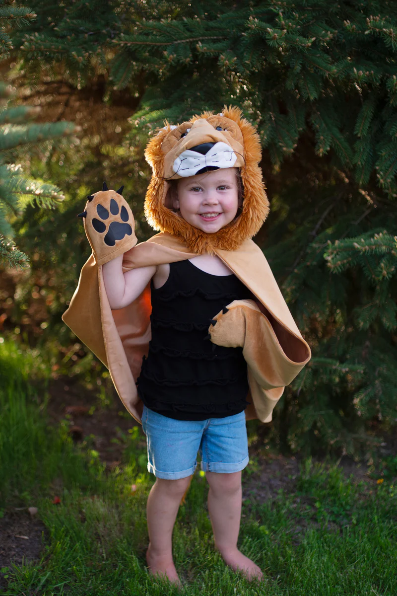Great Pretenders Storybook Lion Cape (size 2-3)