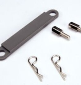 Traxxas 3727a Battery hold-down plate (grey) / metal posts (2) / body clips (2)