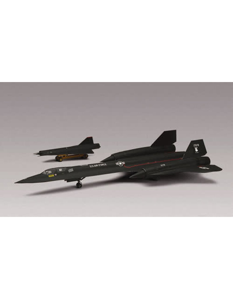 Revell RMX855810	 1/72 SR71A Blackbird