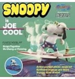 AANM7502	Snoopy Joe Cool Surfing Motorized Snap Together Plastic Model Kit