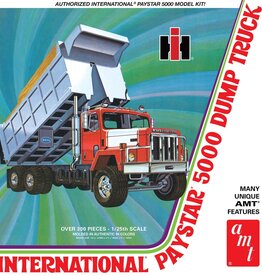 AMT AMT1381	 IH Paystar 5000 Dump Truck 1:25