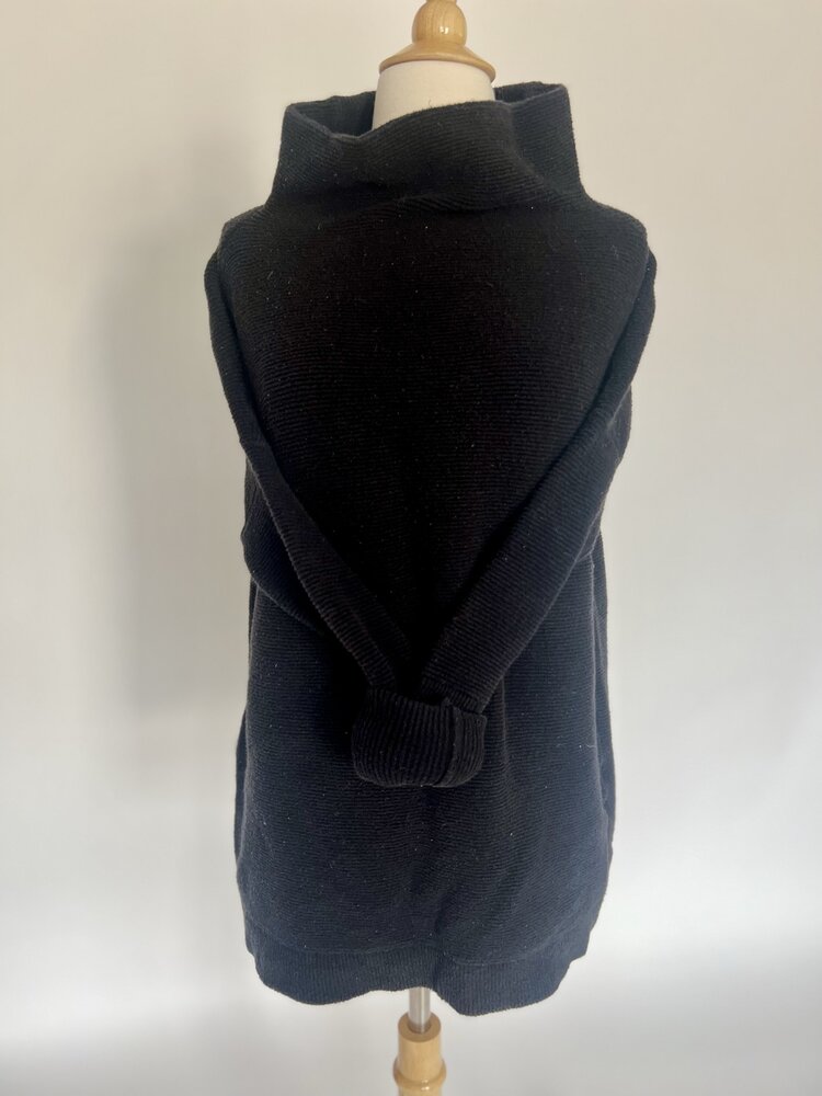 Free People Black Ottoman *XS*