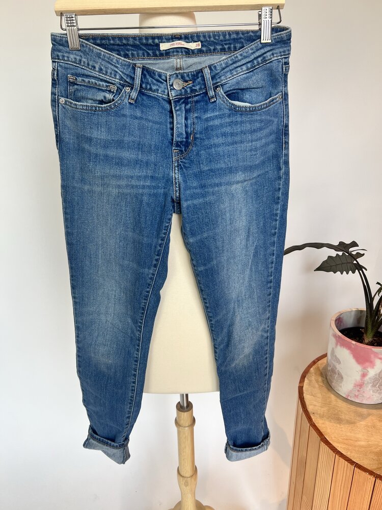 8374 711 skinny *28*