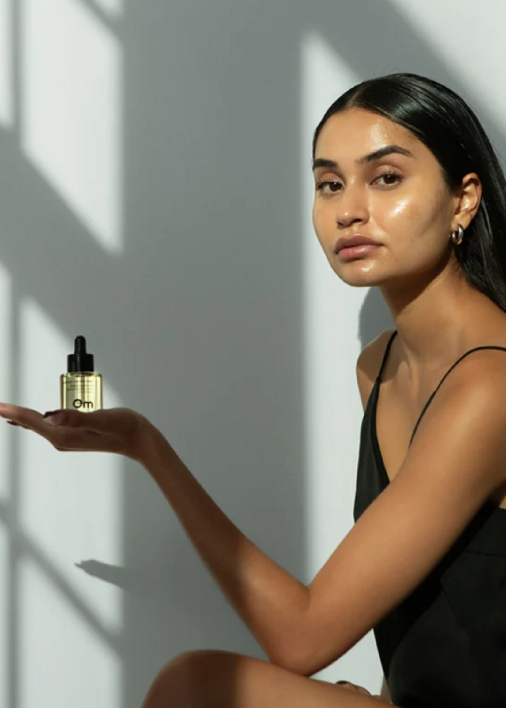 Om Organics Hibiscus + Daikon Seed Protective Hair Oil