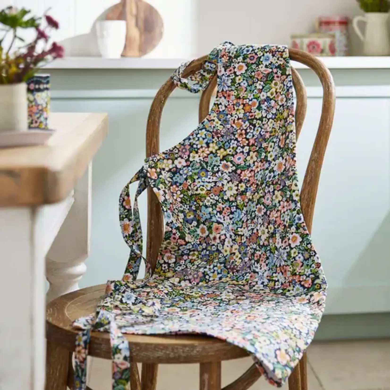 Ulster Weavers Home Ltd. Confetti Floral Cotton Apron