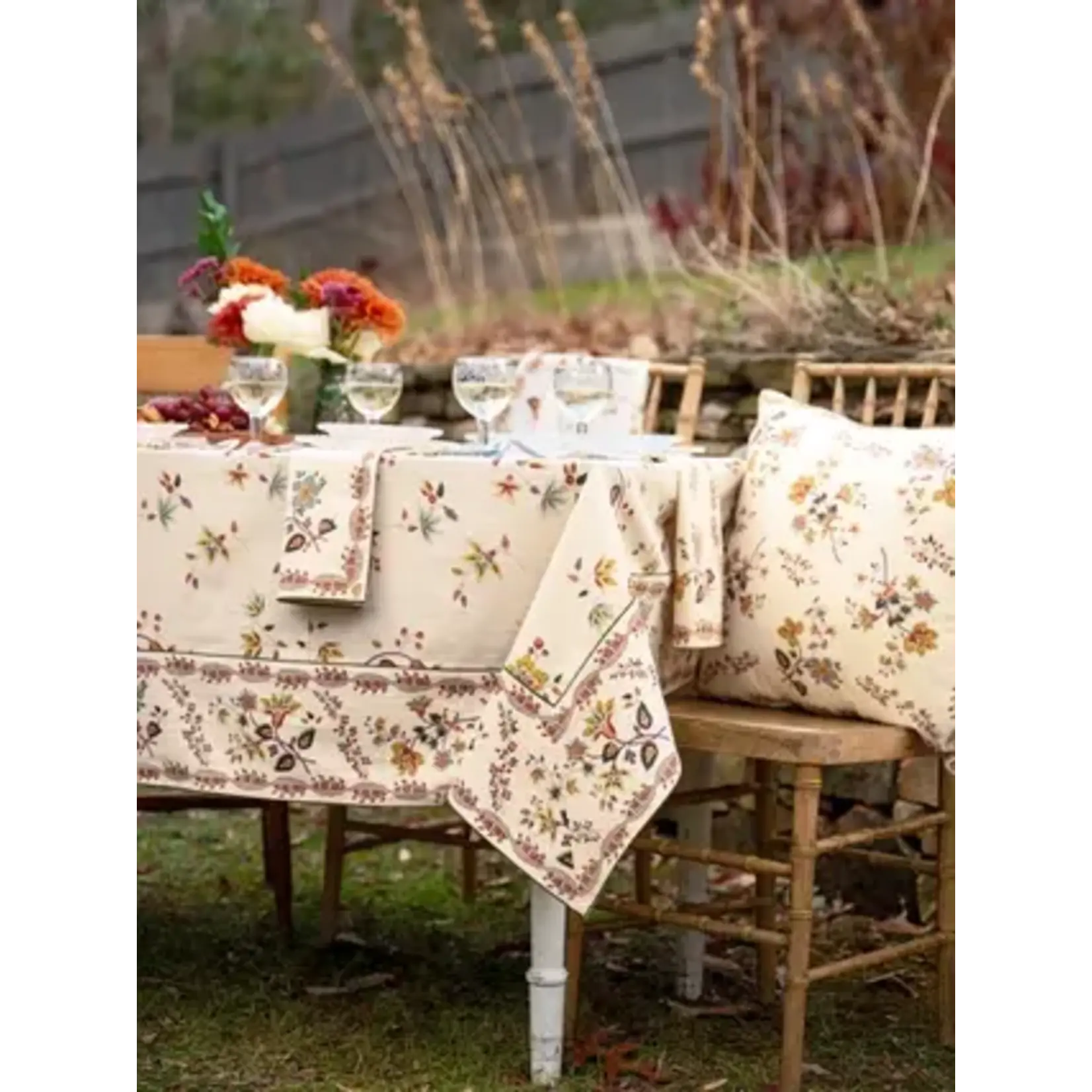 April Cornell Madeline ivory Tablecloth  60x90