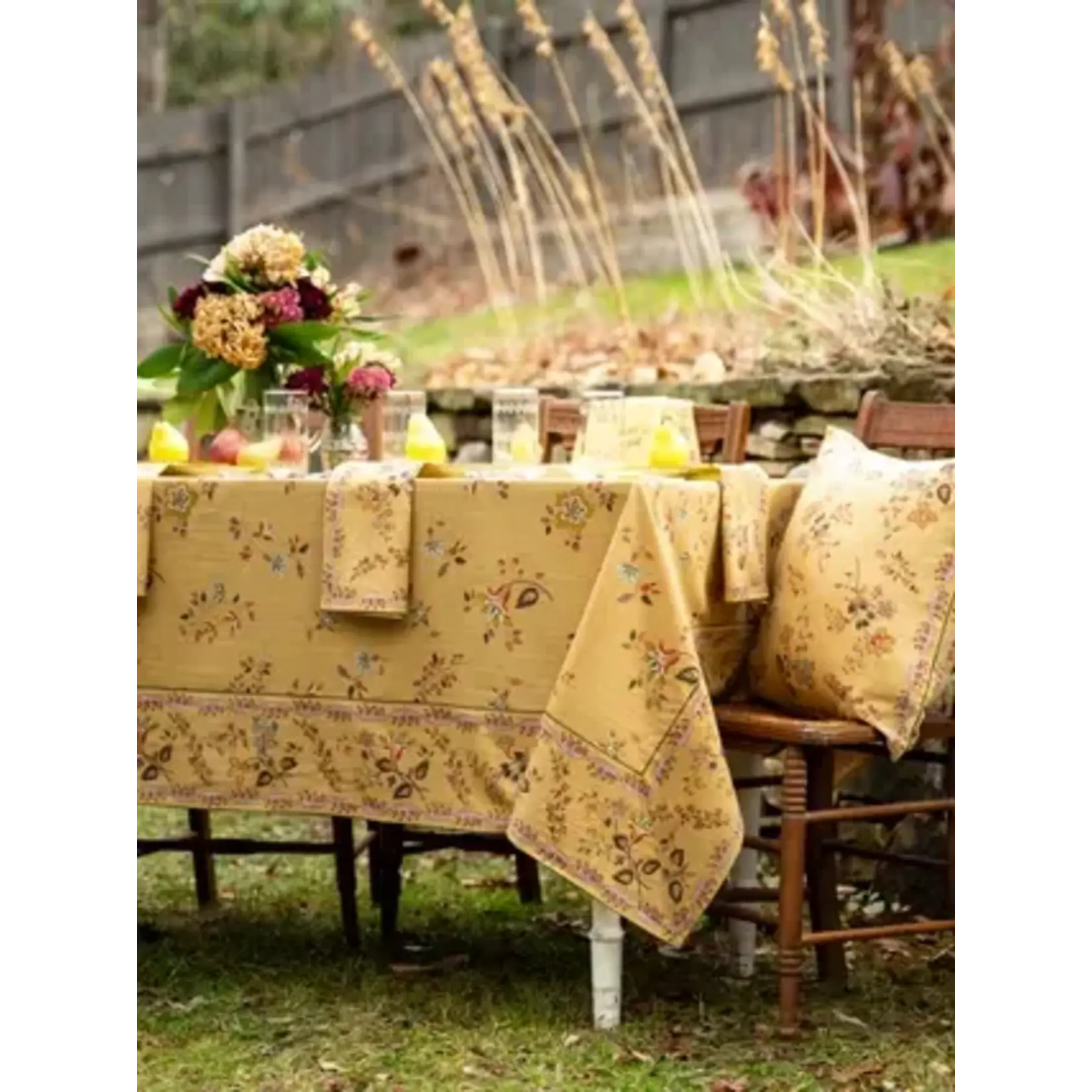 April Cornell Madeline straw tablecoth  60x90