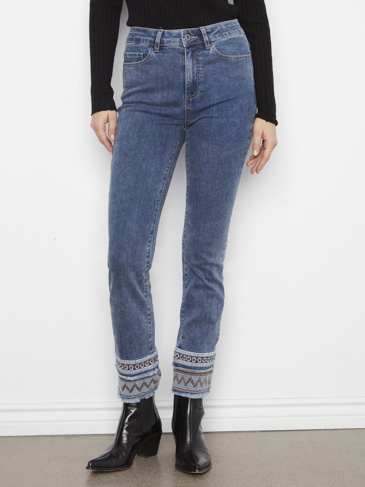 CHARLIE B. MOUNTAIN THREADS SLIM JEAN