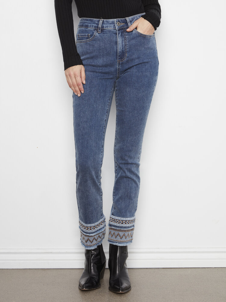 CHARLIE B. MOUNTAIN THREADS SLIM JEAN