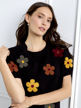 CHARLIE B. NOTICE ME FLOWERS KNIT TOP