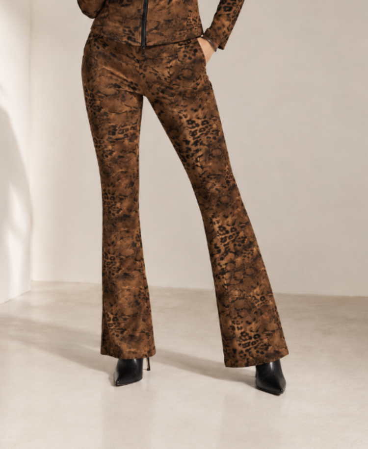 OO LA LA SUEDED LEOPARD PANT