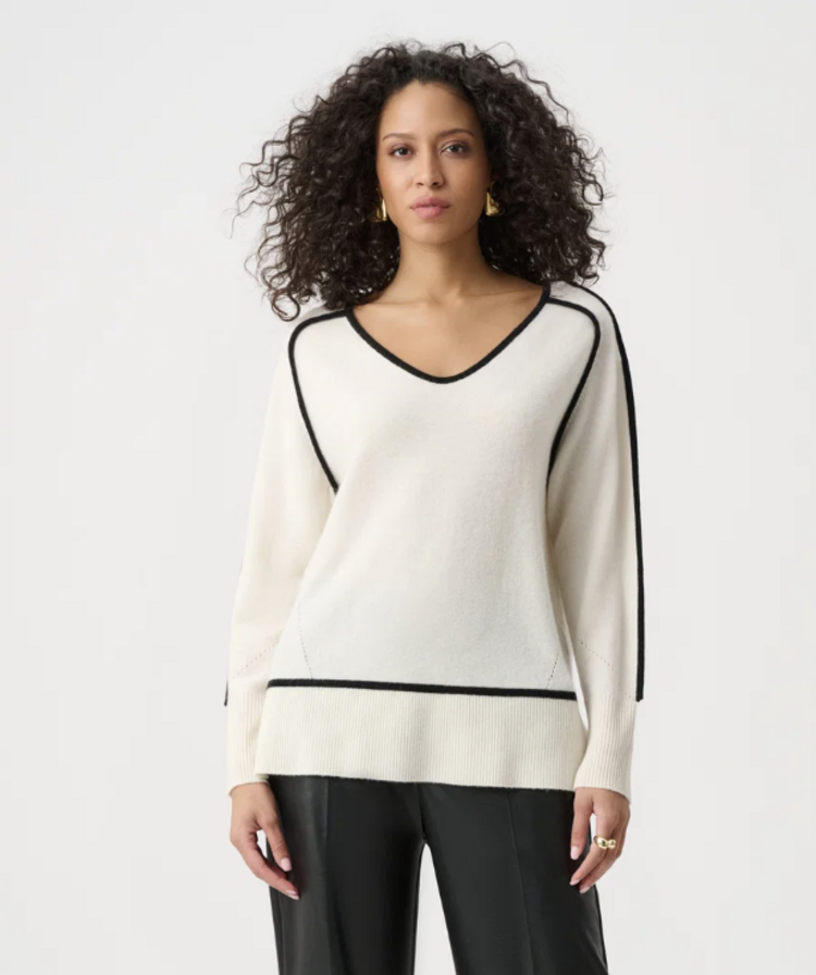 JOSEPH RIBKOFF CLEAN LINES CASHEMERE SWEATER