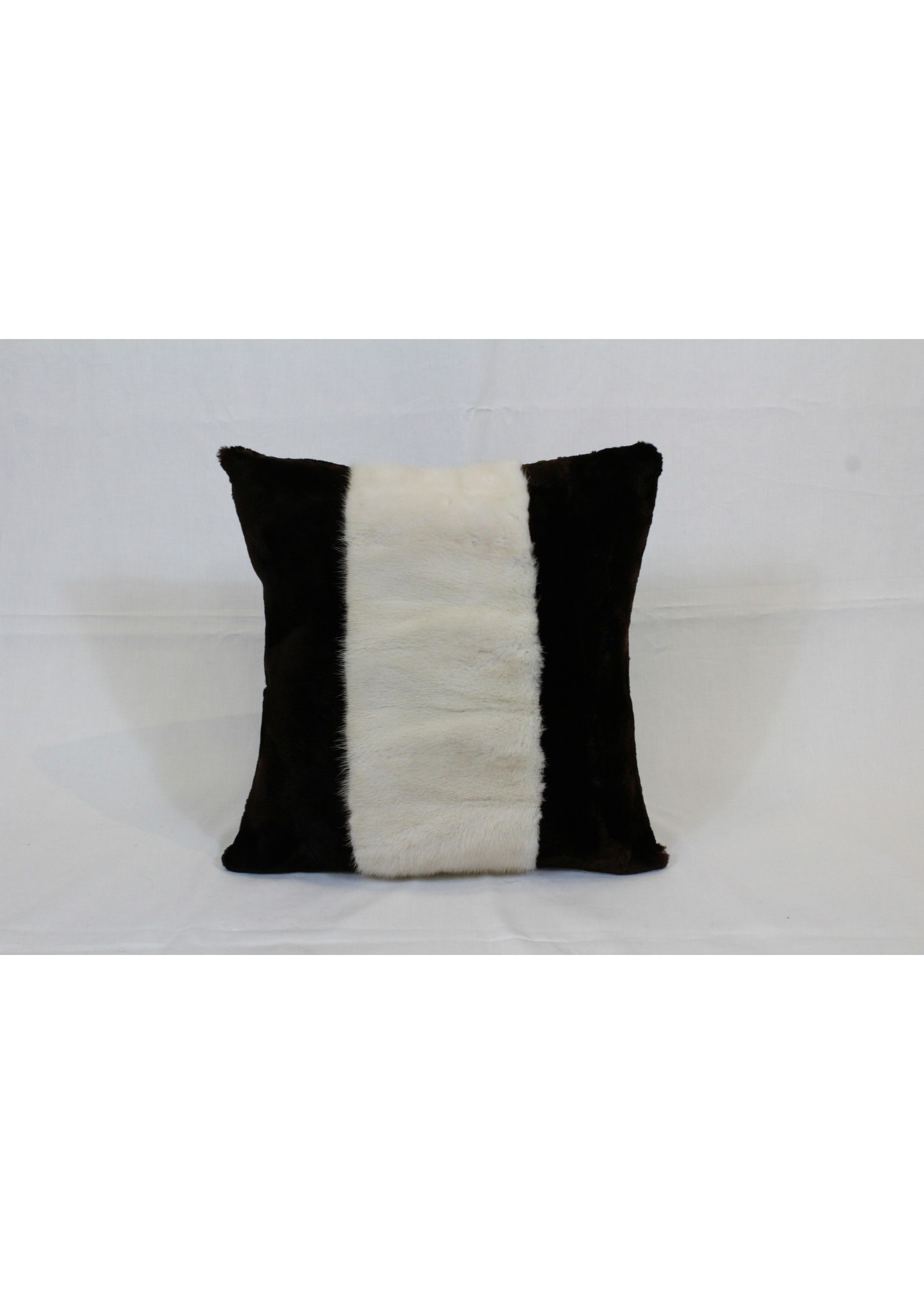 FURTHER PANEL FUR PILLOW