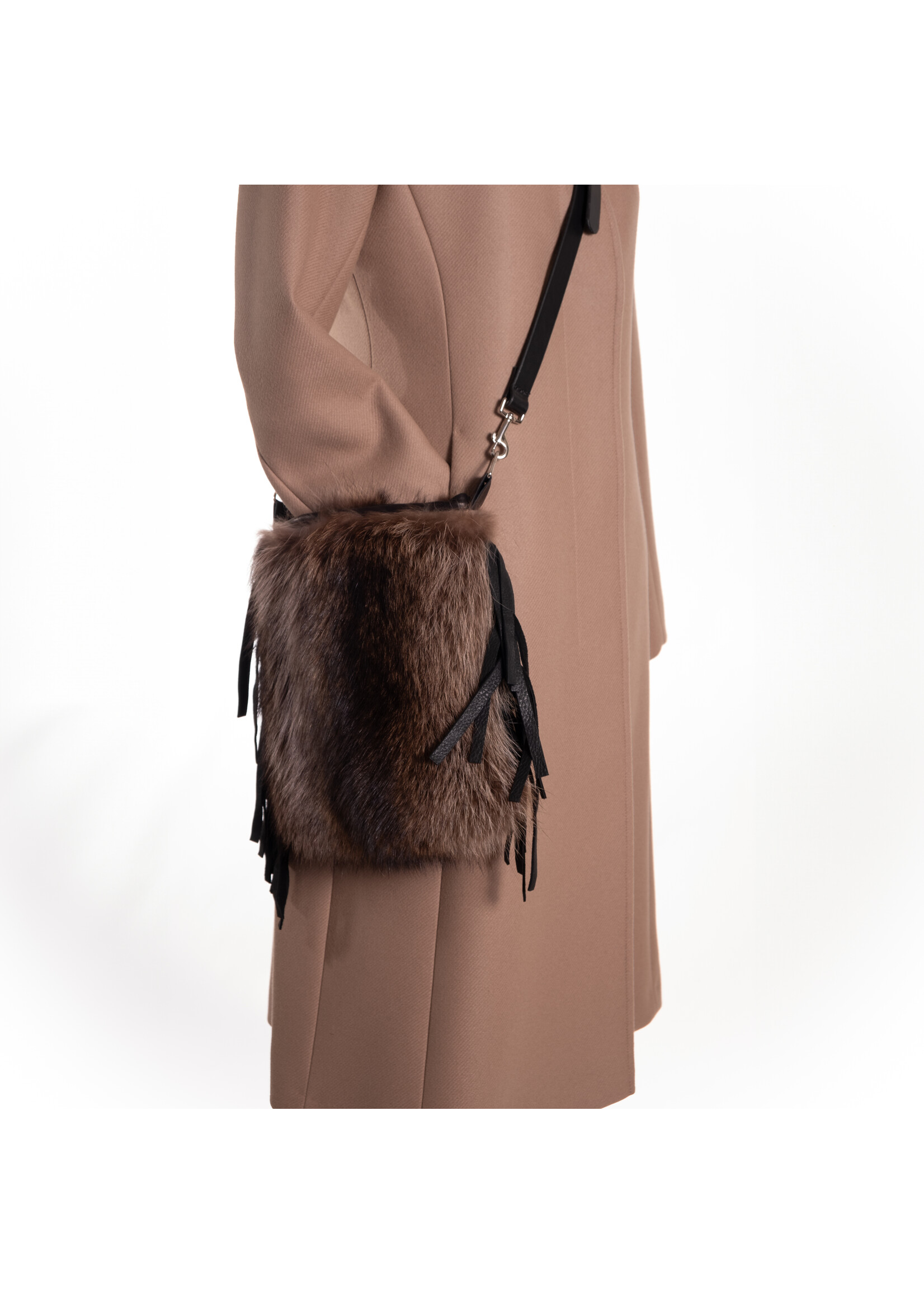 FURTHER CROSS-BODY BAG W. FRINGE RACCOON