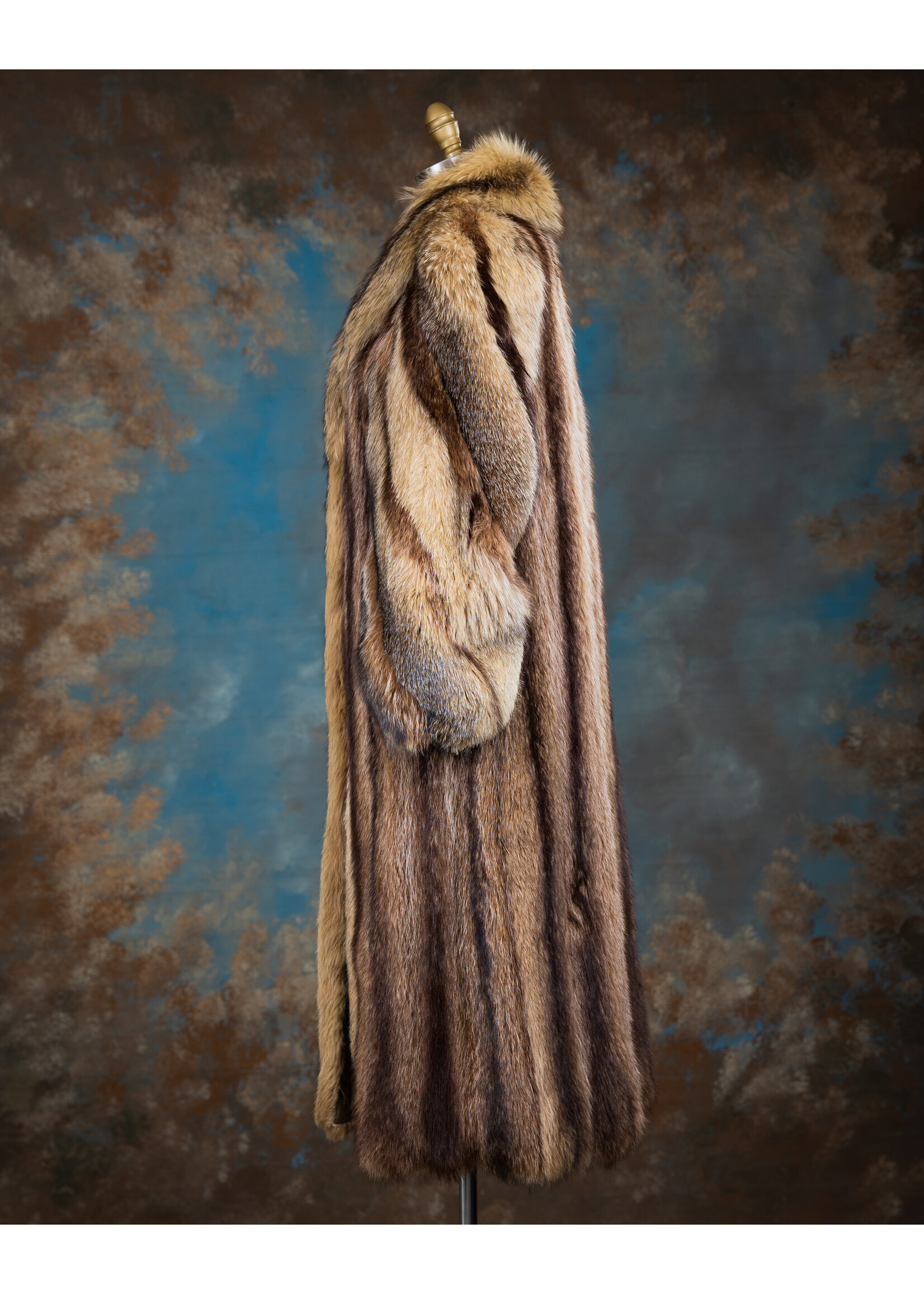 TANUKI RACCOON COAT W. FOX COLLAR