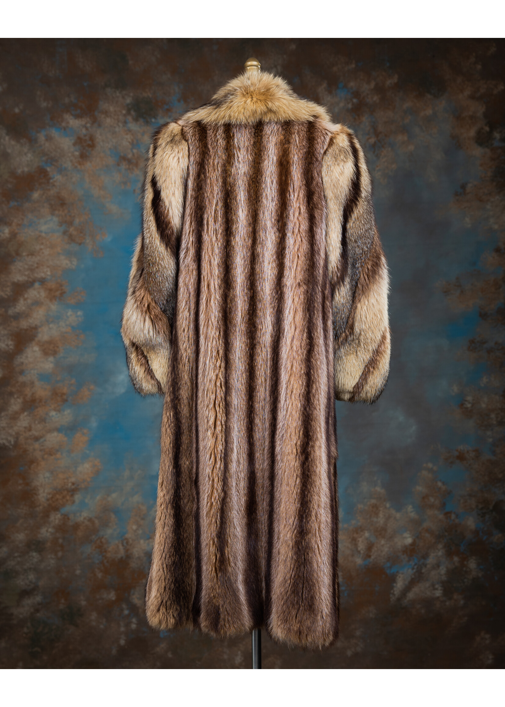 TANUKI RACCOON COAT W. FOX COLLAR