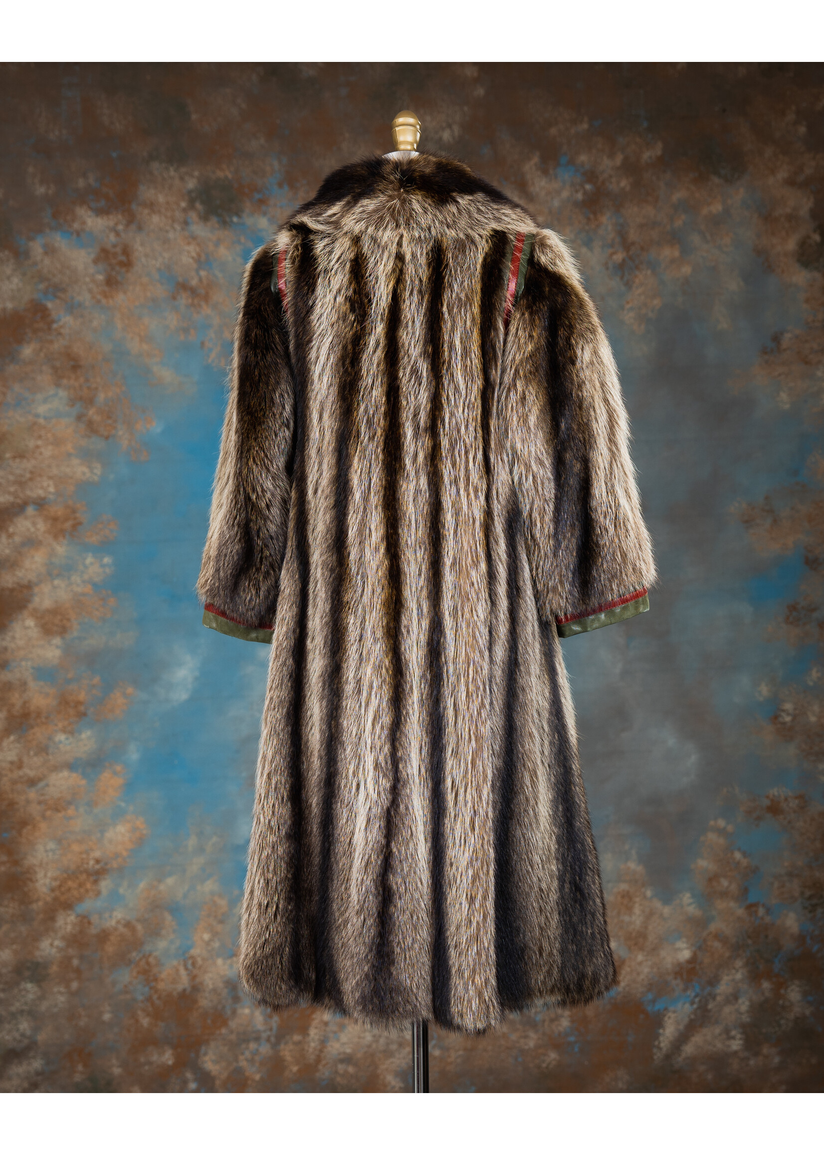 RACCOON COAT W. SNAPS