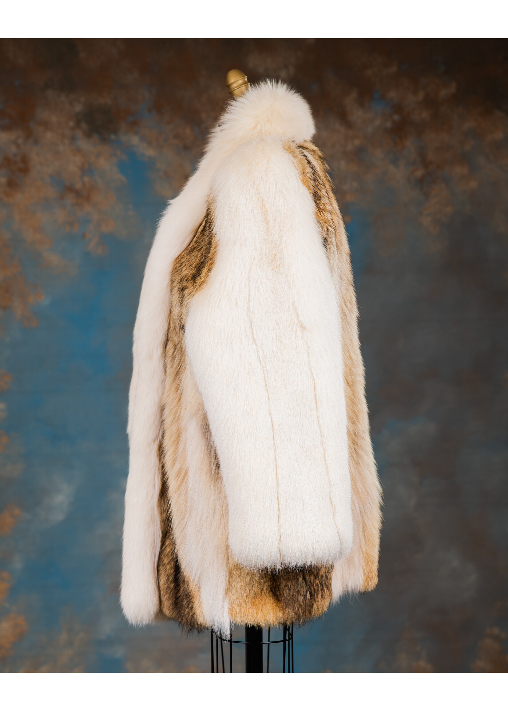 COYOTE JACKET W. SHADOW FOX SLEEVES 12-14