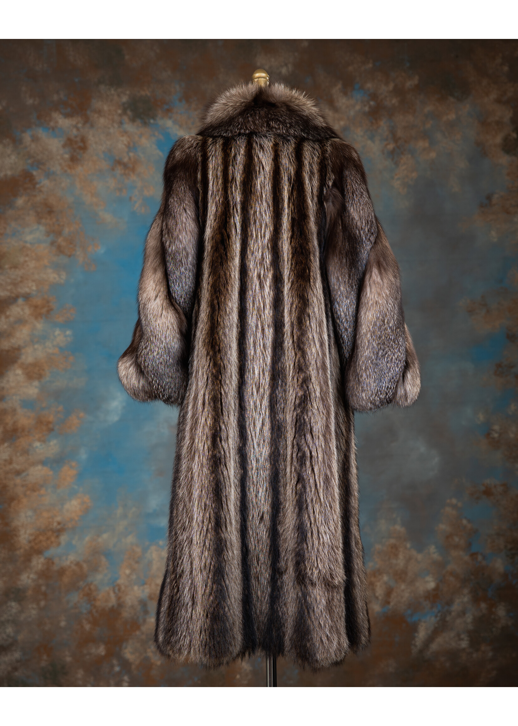 RACCOON COAT W. INDIGO FOX SLEEVES