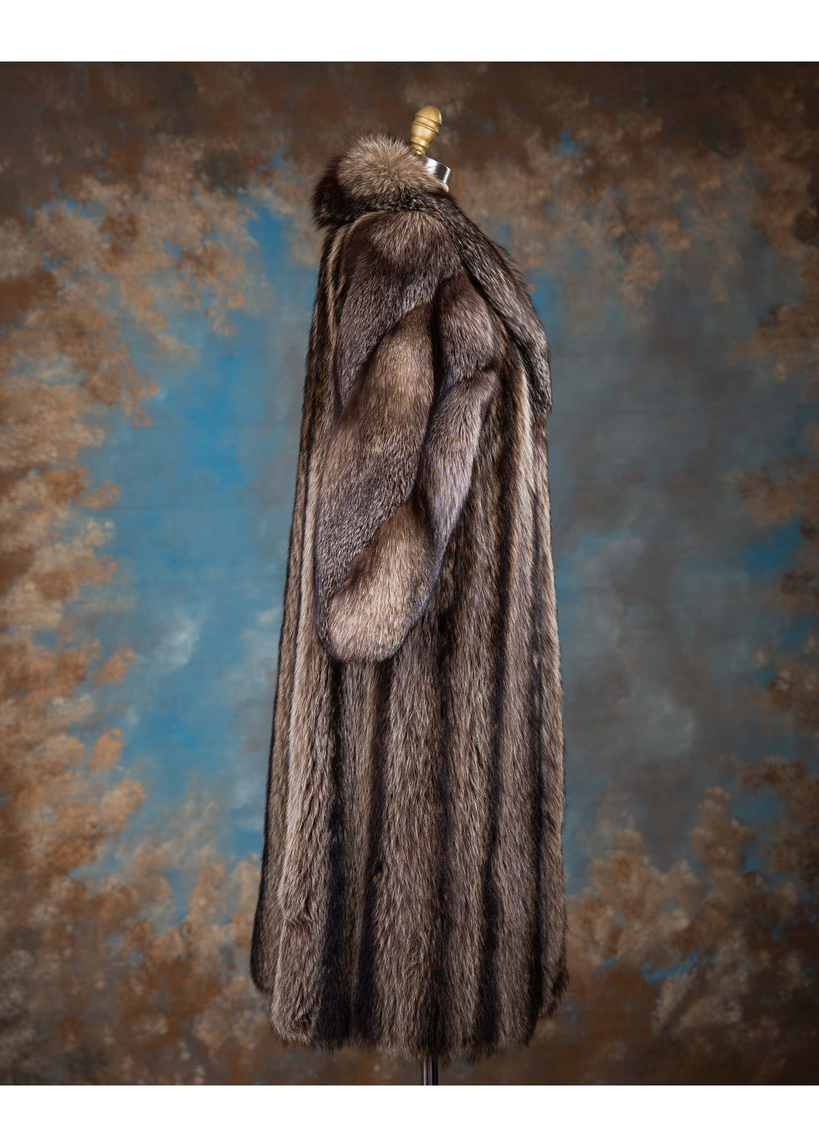 RACCOON COAT W. INDIGO FOX SLEEVES