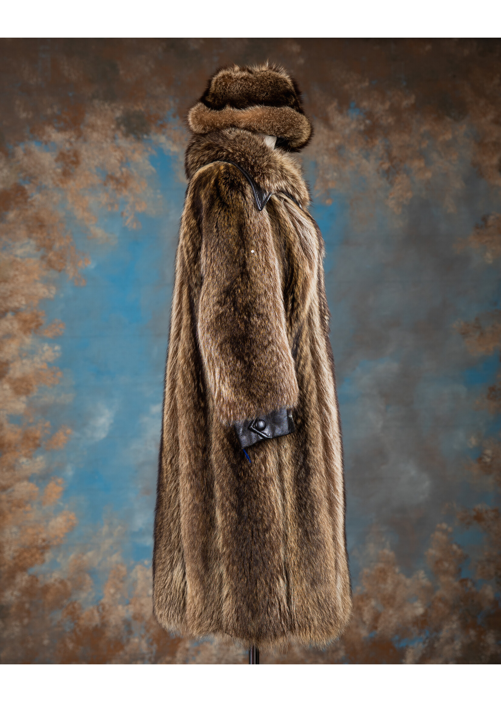 RACCOON COAT W. LEATHER + HAT
