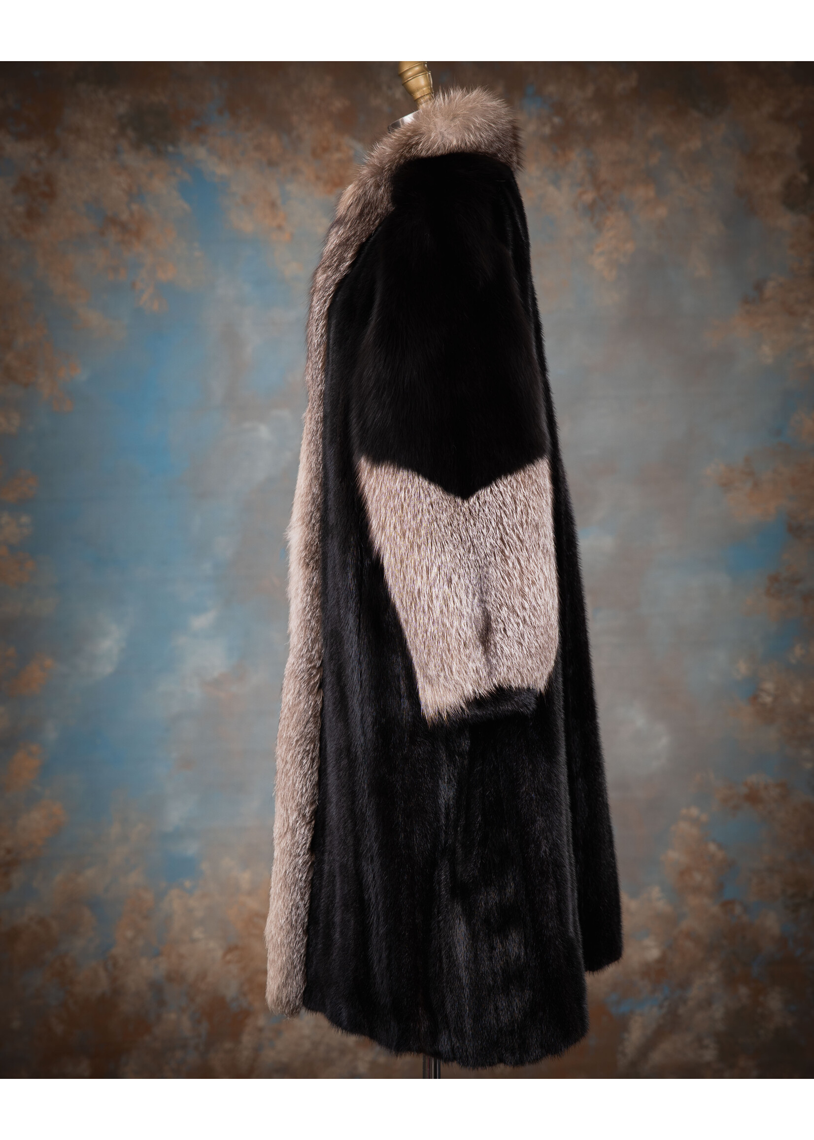 BLACK MINK COAT W. INDIGO FOX