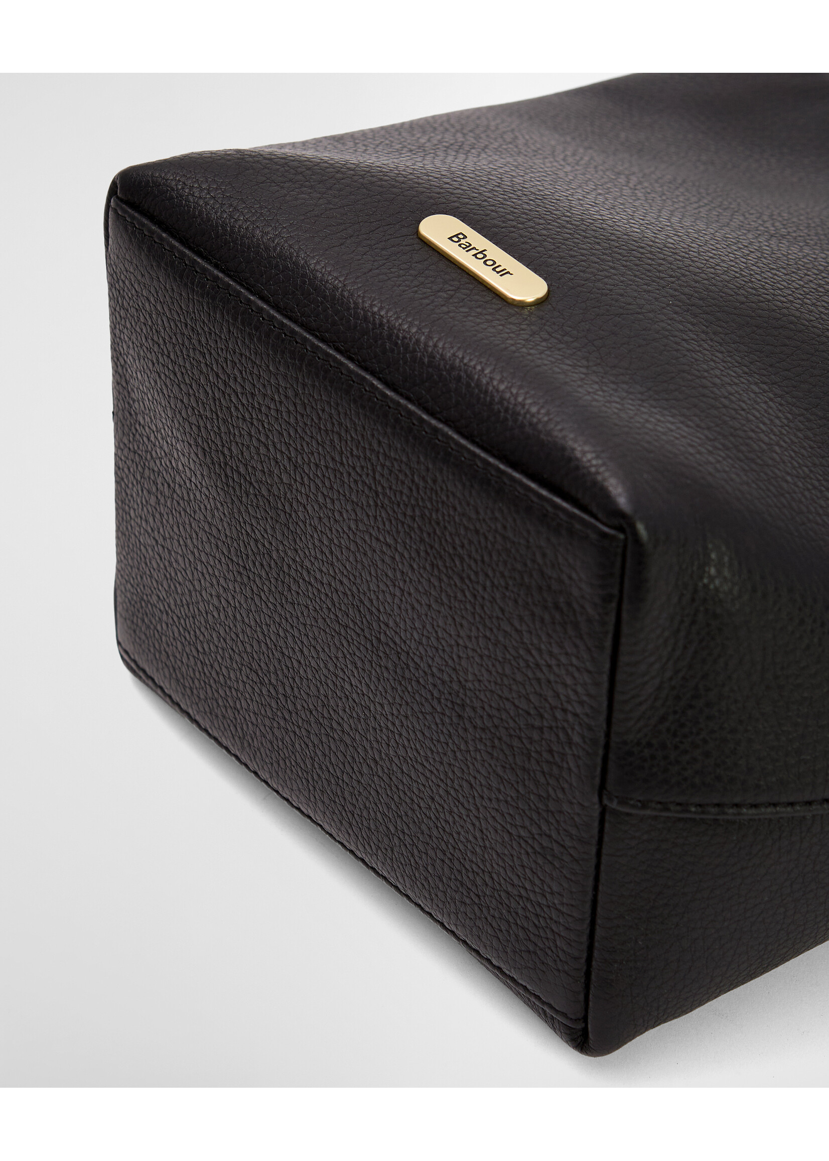 Barbour CEDAR LEATHER BUCKET BAG