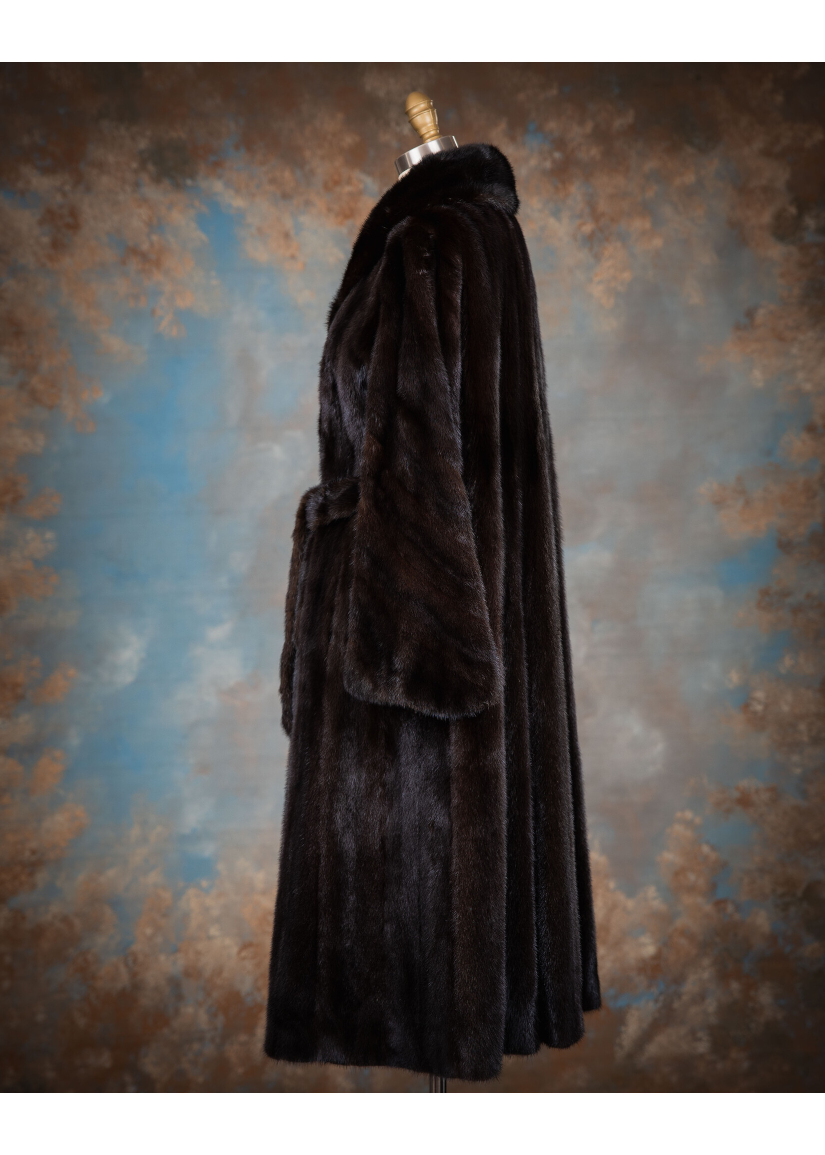DARK RANCH MINK COAT W. BELT 8