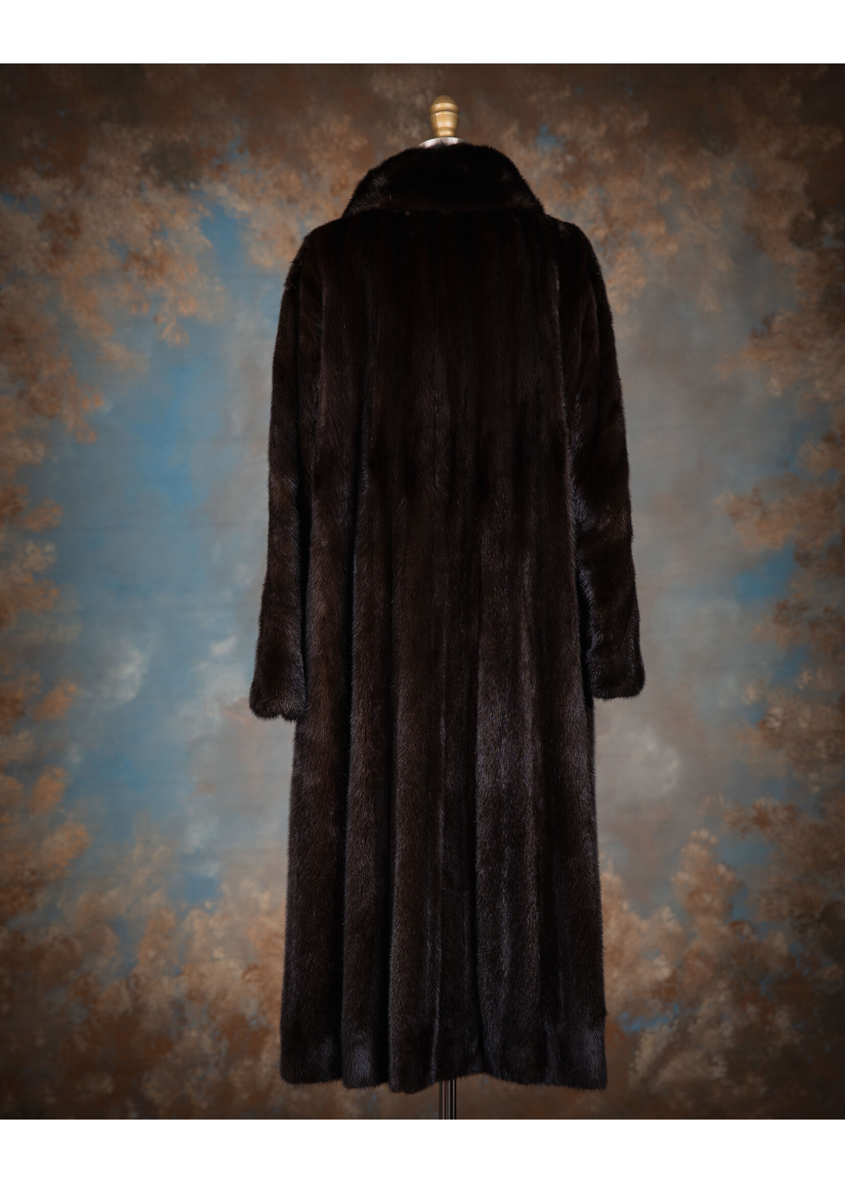 DARK RANCH MINK COAT W. BELT 8
