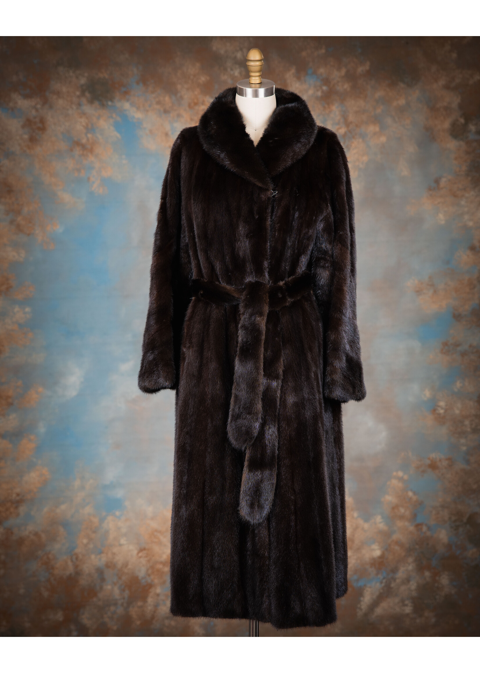 DARK RANCH MINK COAT W. BELT 8
