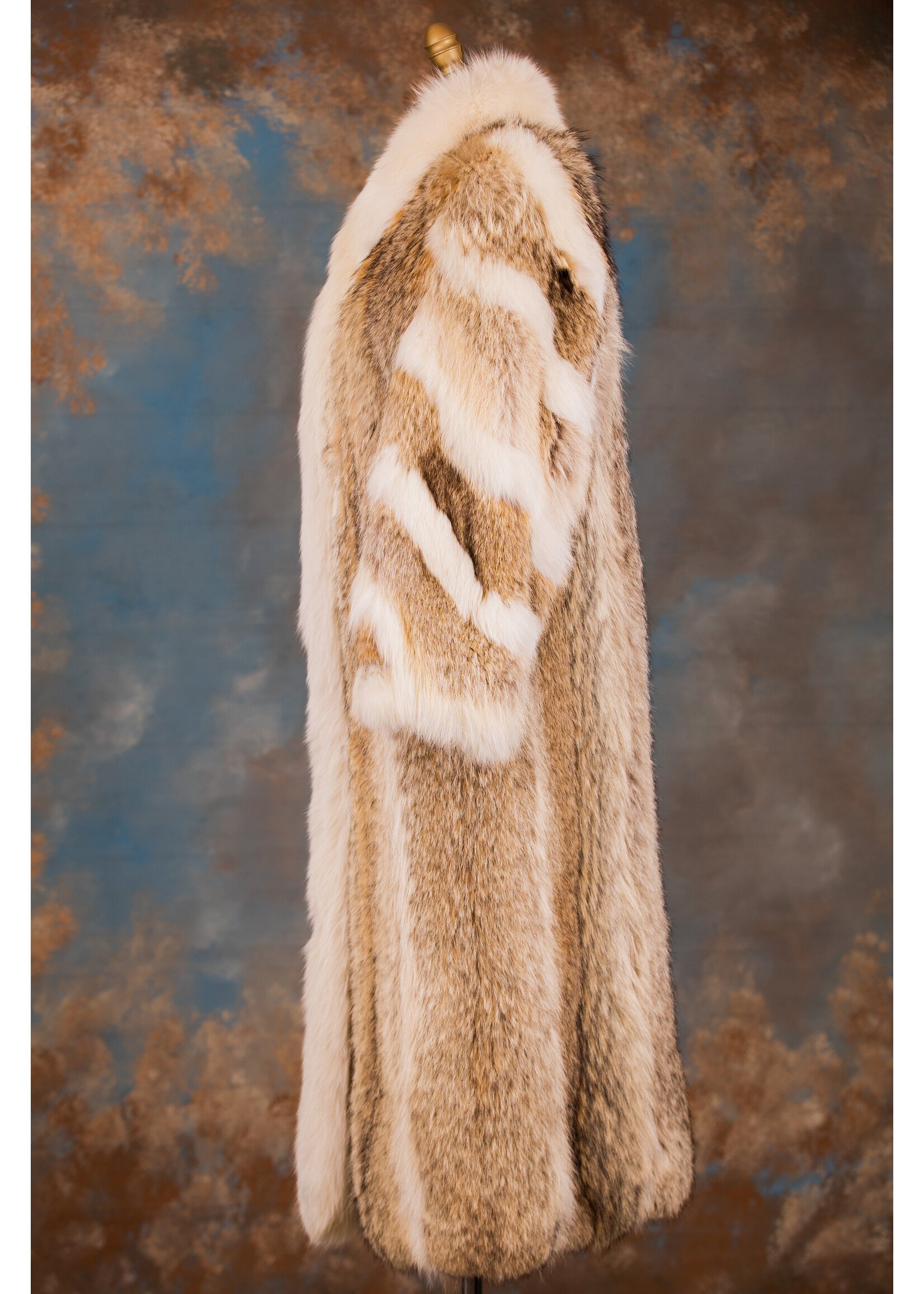 COYOTE COAT W. SHADOW FOX  4-6