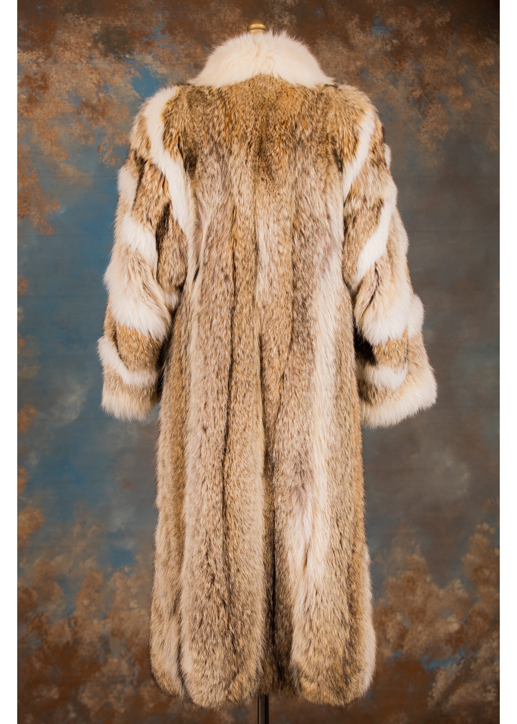 COYOTE COAT W. SHADOW FOX  4-6