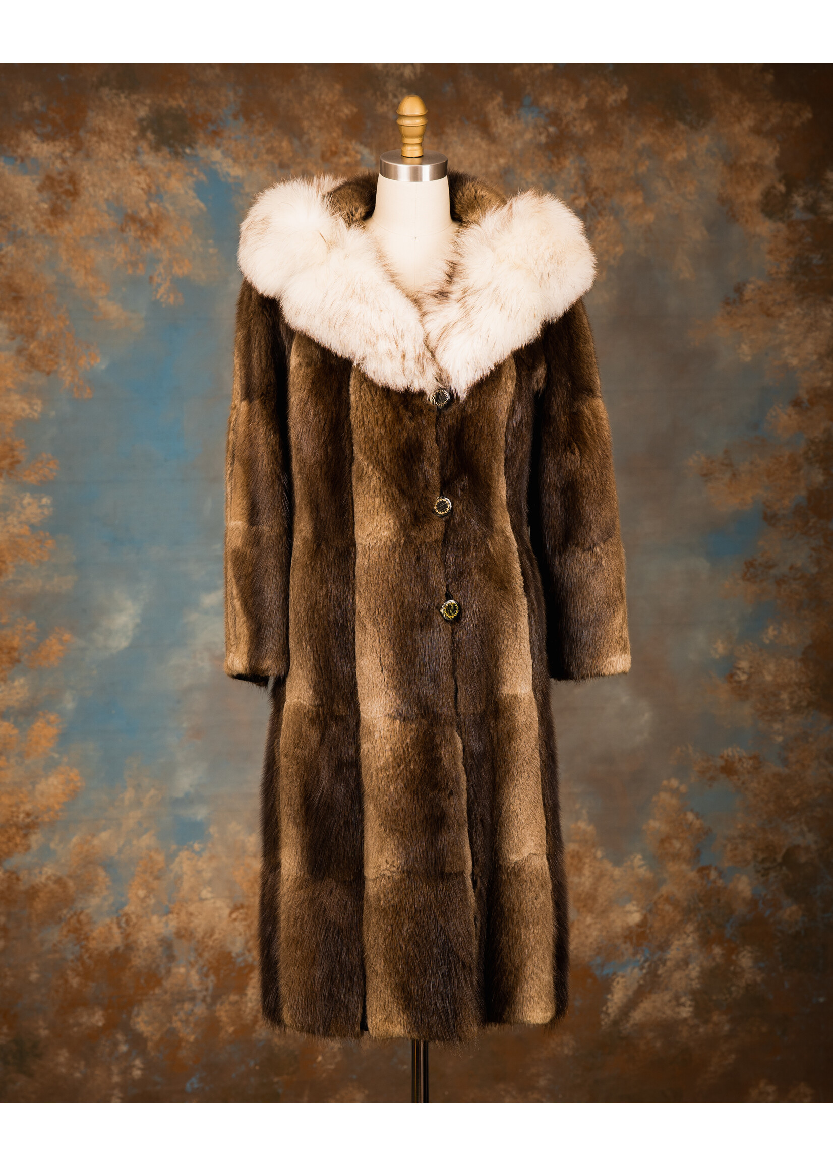 MUSKRAT COAT W. BLUE FOX 6-8